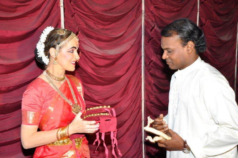 Veronika, Senthil