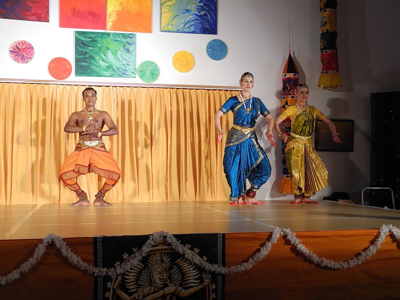 Senthil, Elis, Andrea - Tandava