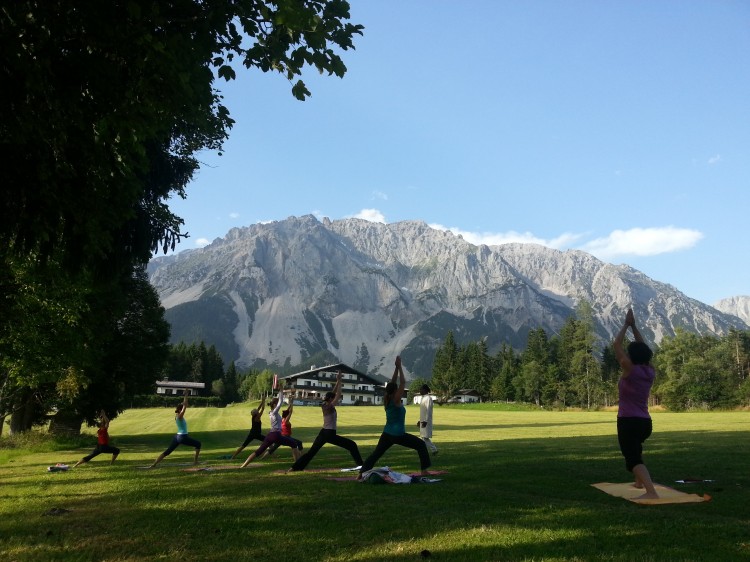 Yoga Unterricht im Freien